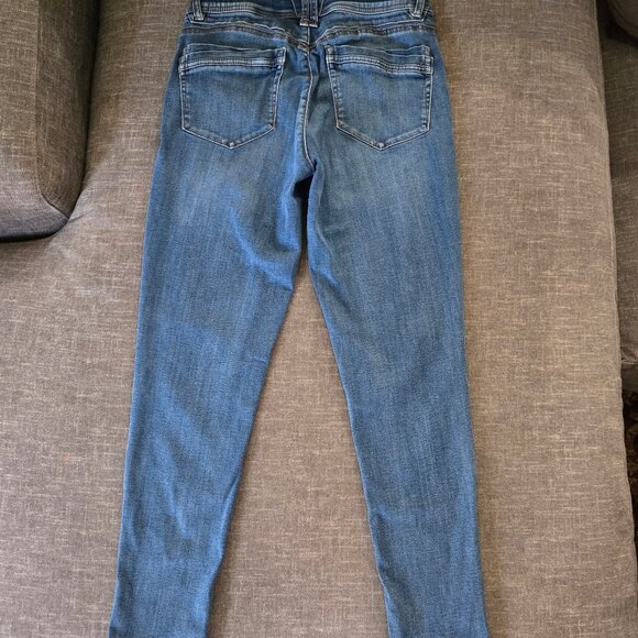 Democracy Size 8 Skinny Jeans Medium Wash Light Distress Stretch - Picture 3 of 4